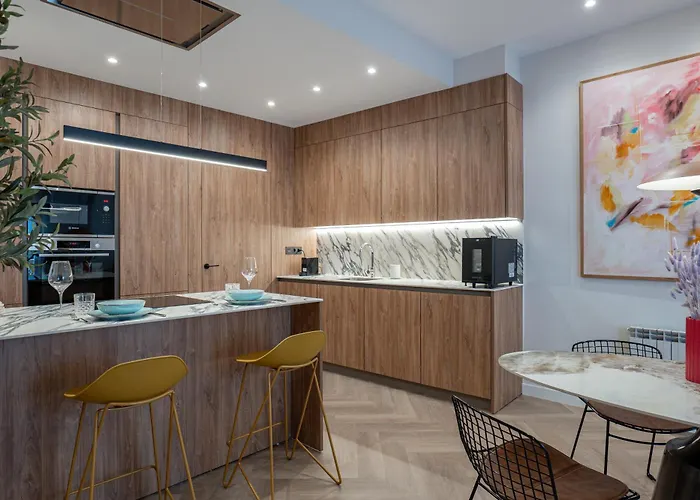 Premium With Parking By Aston