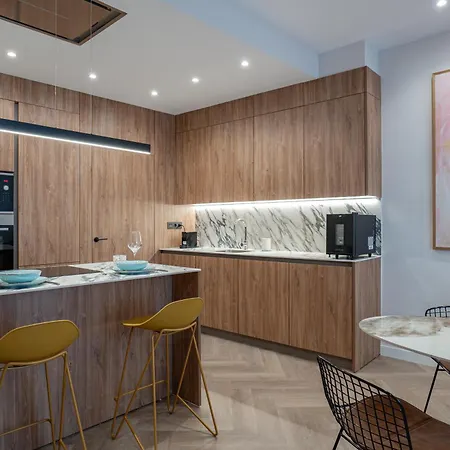 Premium With Parking By Aston