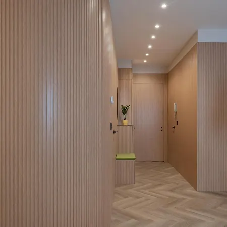 Premium With Parking By Aston Apartment