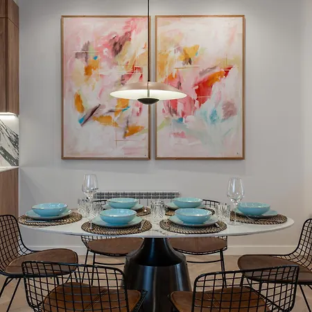 Apartment Premium With Parking By Aston *