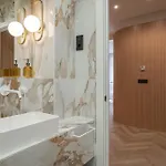 Apartment Premium With Parking By Aston